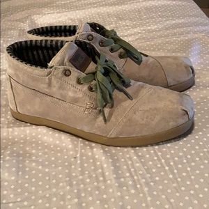 Toms size 9.5